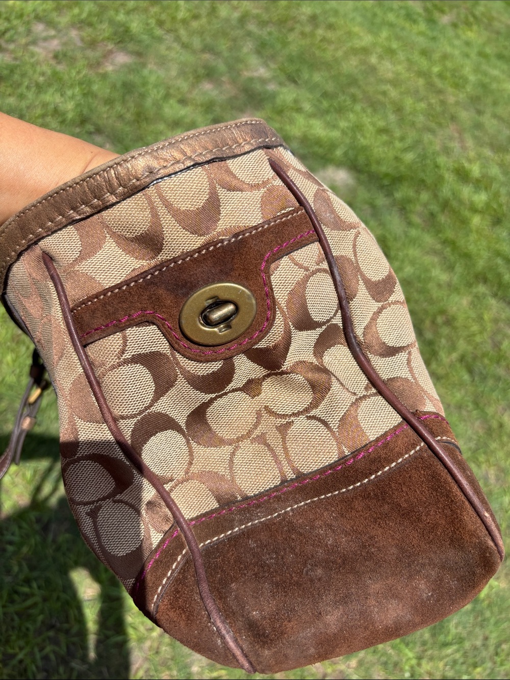 CoachY2K from the 2000 Beige and Brown Signature Canvas Tote - Picture 9 of 12